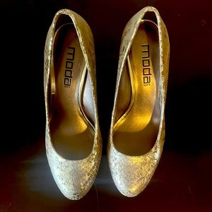 Moda Spana Gold Heels